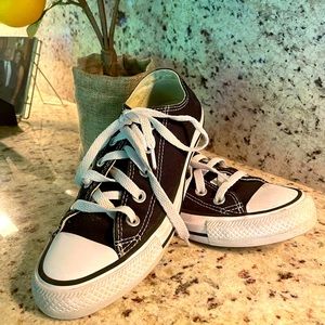 Black converse all stars